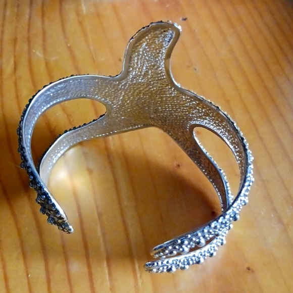 Starfish Bracelet Bangle Cuff - Picture 3 of 8